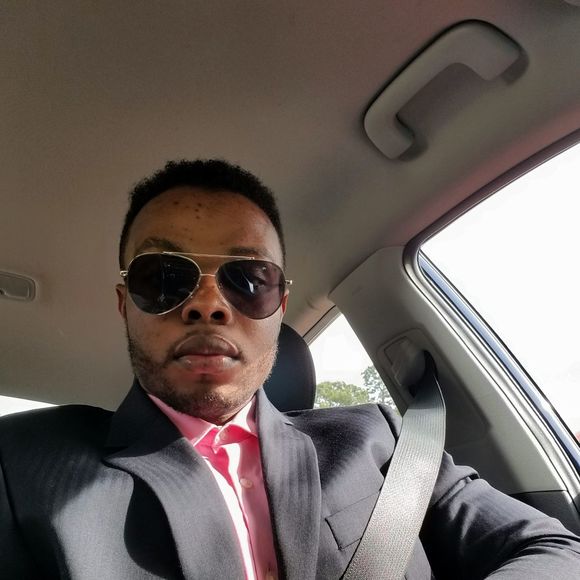 Meet your Posher, Akiola - Picture 1 of 1